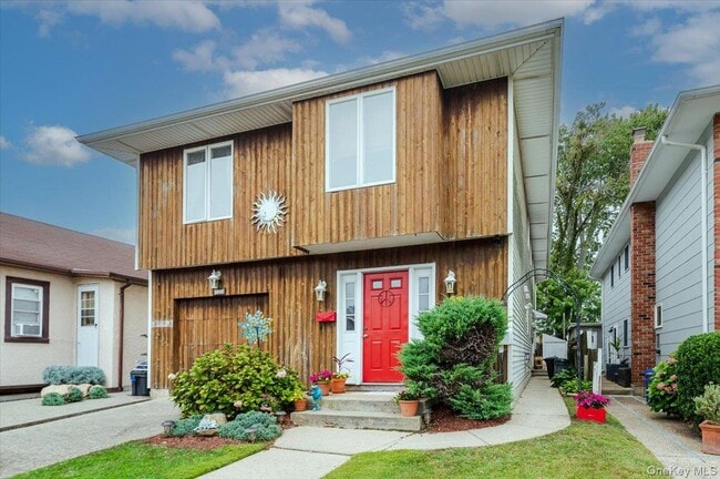 property at 523 E Pine St