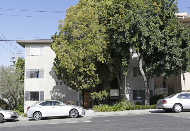 555 Oakland Ave in Oakland, CA - Foto de edificio - Building Photo