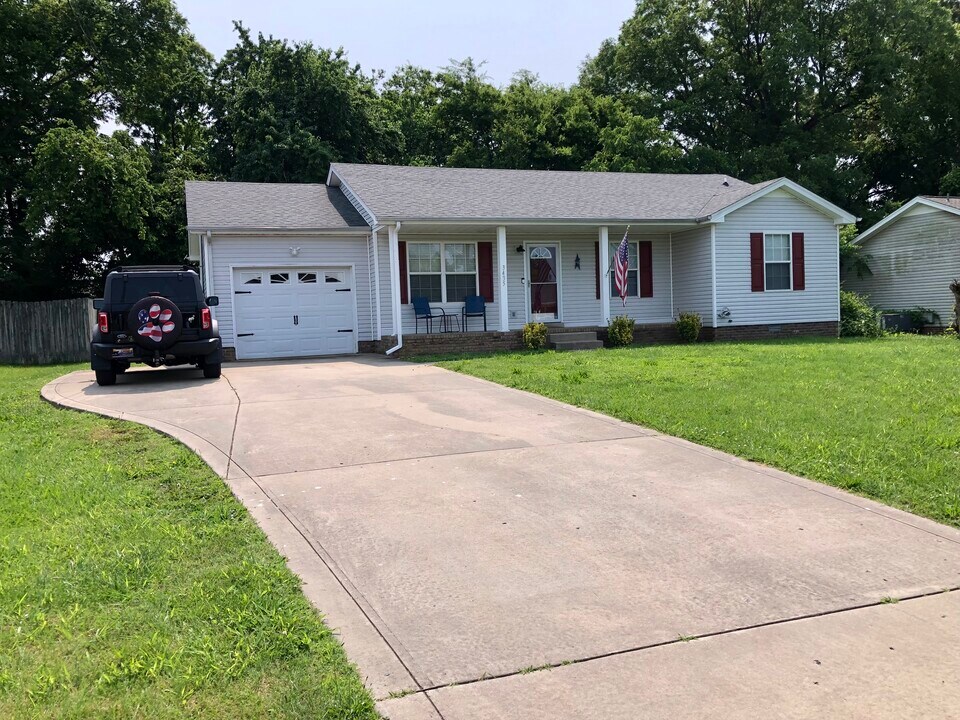 3435 Sandpiper Dr in Clarksville, TN - Building Photo
