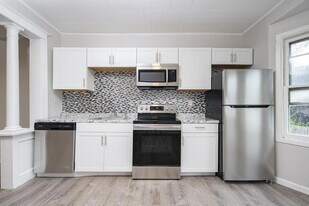 369 5th Ave in Troy, NY - Building Photo