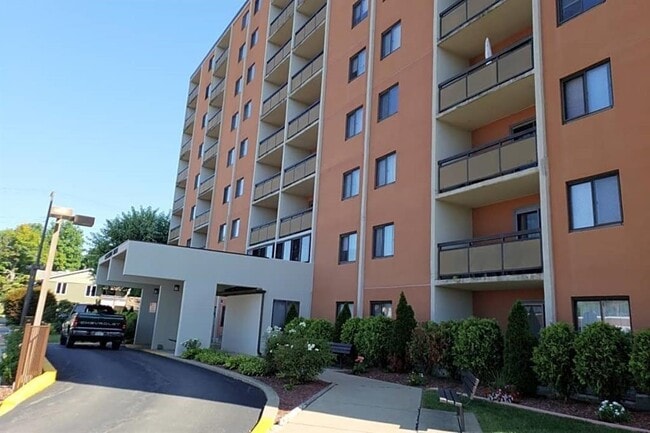 9 N Penn Ave in Greenville, PA - Building Photo - Building Photo