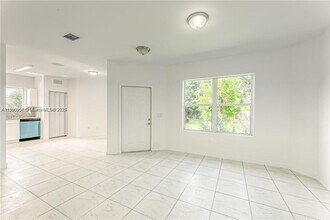 14885 NE 7th Ave in Miami, FL - Building Photo - Building Photo