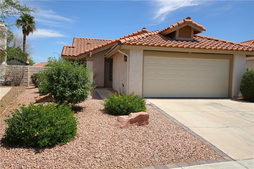 672 Paulson Dr in Las Vegas, NV - Building Photo