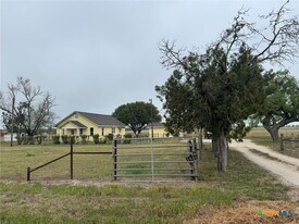 1451 Old Seguin Luling Rd in Seguin, TX - Building Photo