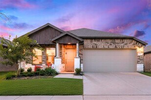 213 Woodlands Blvd in Terrell, TX - Building Photo