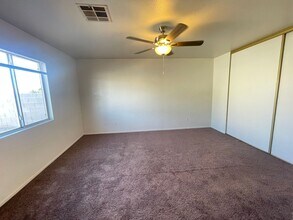 988 Sky Forest Dr in Henderson, NV - Building Photo - Building Photo