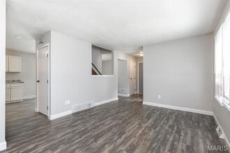 29 Innsbruck Ln in Belleville, IL - Building Photo - Building Photo