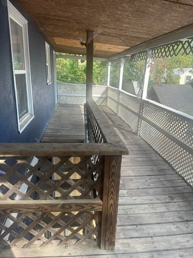 8700 E Wilson Rd in Independence, MO - Building Photo - Building Photo