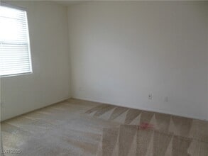 8118 Minots Ledge Ave in Las Vegas, NV - Building Photo - Building Photo