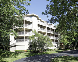 Oak Alley Court Condominiums Apartments