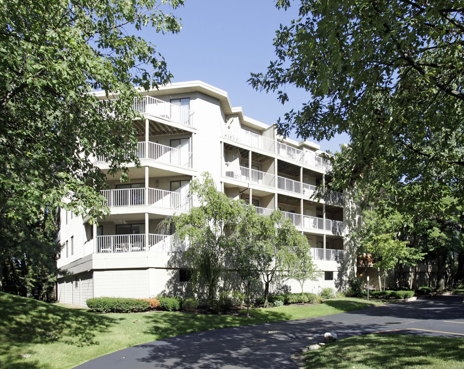 Oak Alley Court Condominiums in Toledo, OH - Building Photo