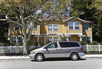 Willow Court in Menlo Park, CA - Building Photo - Building Photo