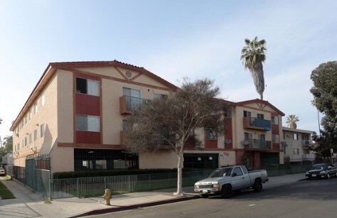 1131 Elden Ave, Unit 108 in Los Angeles, CA - Building Photo