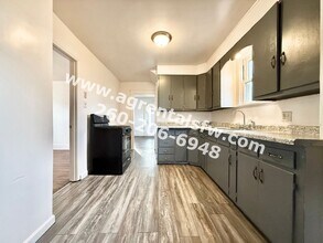 4129 S Clinton St in Fort Wayne, IN - Building Photo - Building Photo