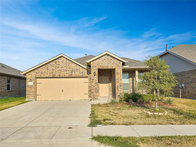 2312 Sadlers Creek Ln in Fort Worth, TX - Building Photo