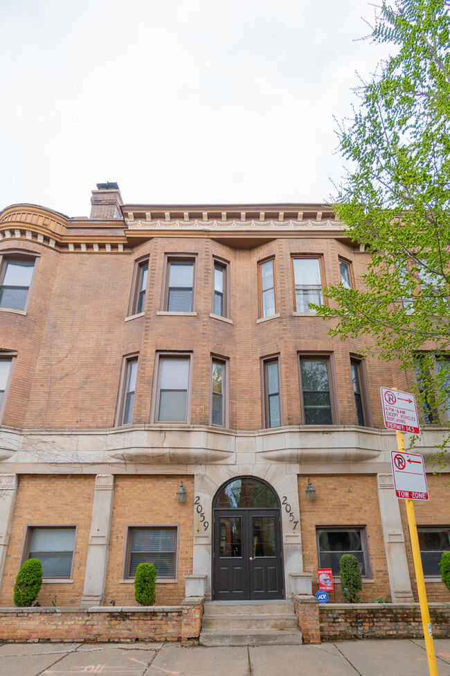 2057 N Seminary Ave in Chicago, IL - Building Photo - Building Photo