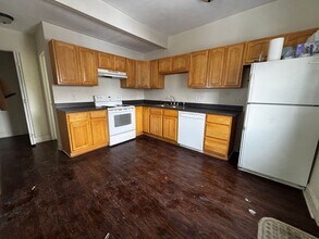 541 Liberty St in Grove City, PA - Building Photo - Building Photo