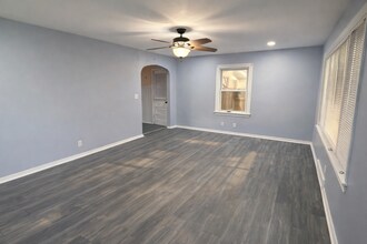 1711 Kurz Way in Louisville, KY - Building Photo - Building Photo