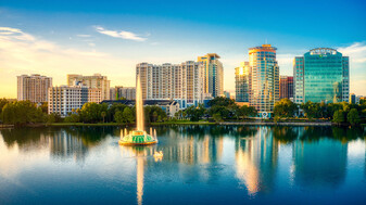 Paramount on Lake Eola Apartments