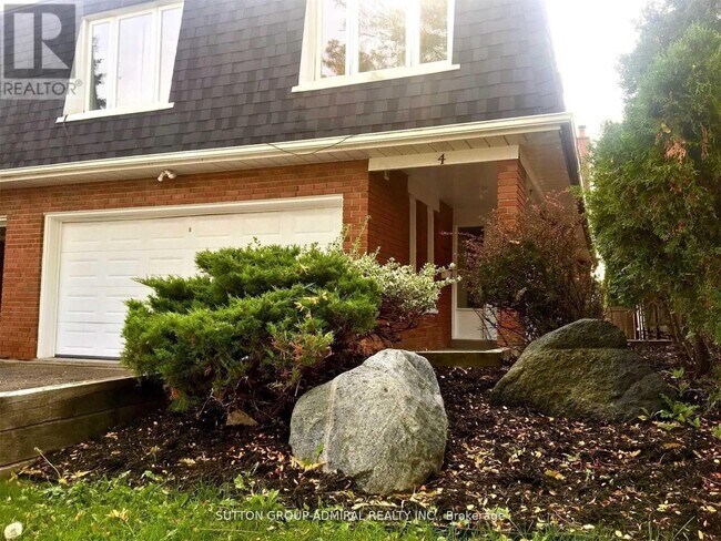 4 Nootka Crescent in Toronto, ON - Building Photo - Building Photo