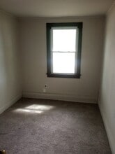 103 N Bell St in Clinton, SC - Building Photo - Building Photo