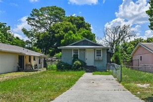33 N Normandale Ave in Orlando, FL - Building Photo