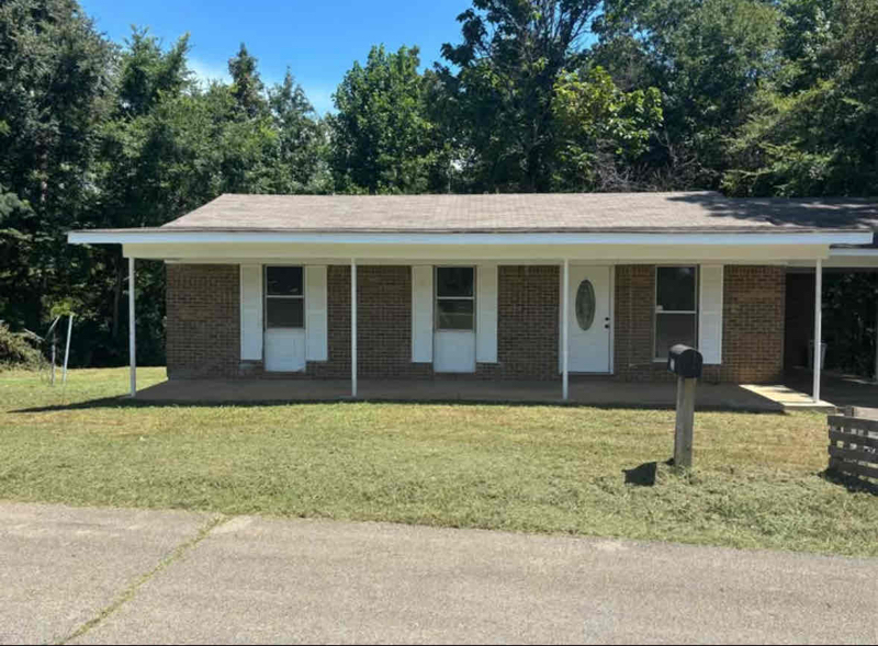2513 Horseshoe Bend in Pontotoc, MS - Foto de edificio