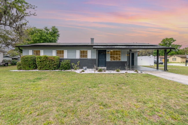 698 Douglas Ave