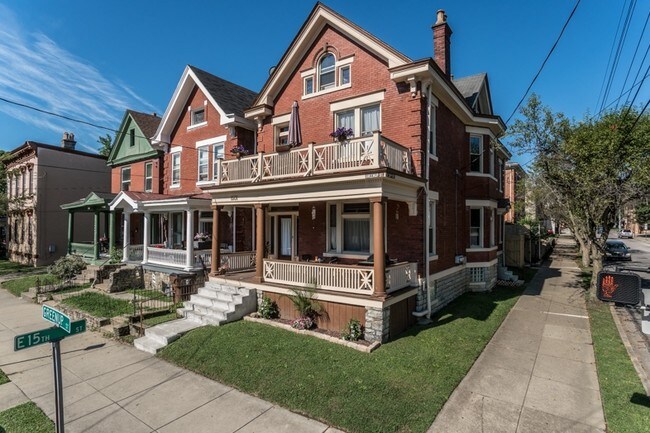 1501 Greenup St in Covington, KY - Foto de edificio - Building Photo