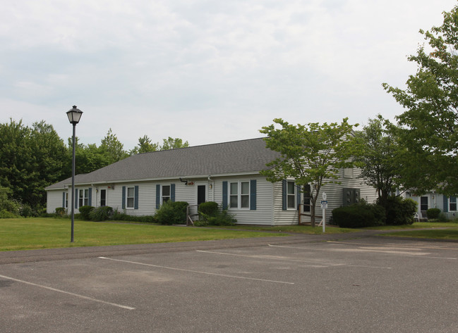 21 Campus Plaza Rd in Hadley, MA - Building Photo - Building Photo