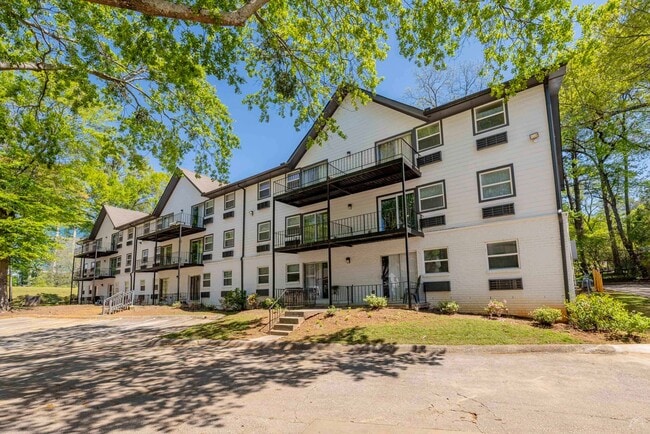 property at 2006 Northlake Pkwy