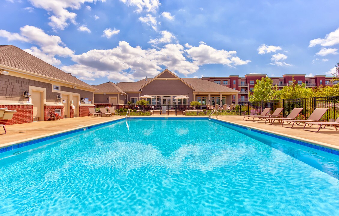 The Residences of Orland Park Crossing in Orland Park, IL - Foto de edificio