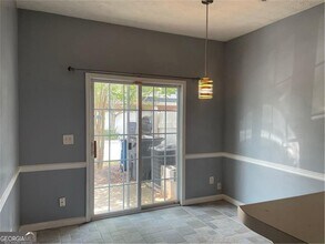2818 Village Trce in East Point, GA - Building Photo - Building Photo