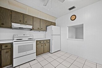 102 Amherst Ln in Greenacres, FL - Building Photo - Building Photo