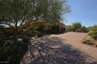 421 Foxhall Rd in Henderson, NV - Building Photo - Building Photo