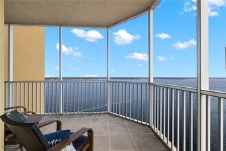 2745 First St, Unit 1906 in Ft. Myers, FL - Building Photo - Building Photo