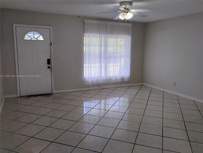 252 S Biscayne River Dr in Miami, FL - Building Photo - Building Photo