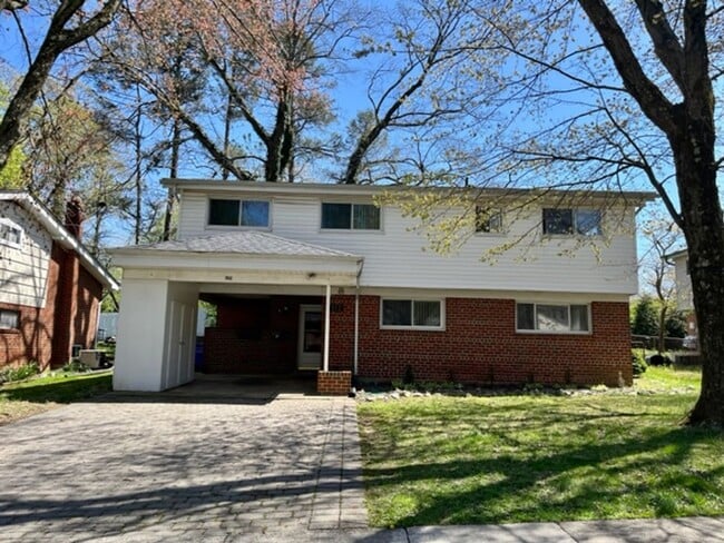 property at 912 Hoyt St