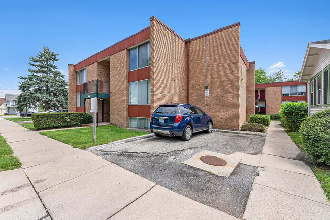 Colony Apartments in Ypsilanti, MI - Building Photo - Building Photo