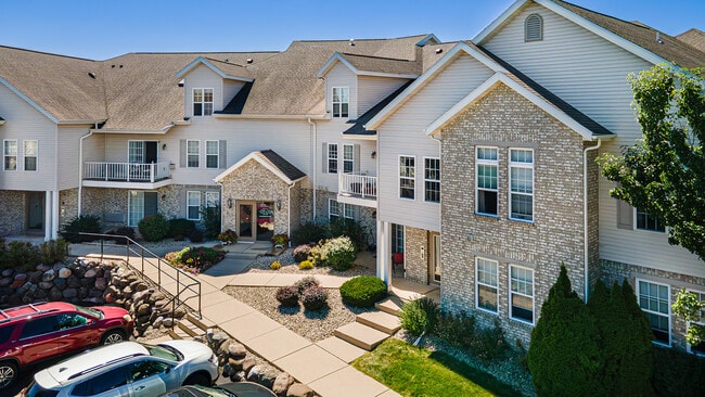 Hickory Pointe in Sun Prairie, WI - Building Photo - Building Photo