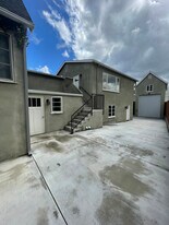 2334 Del Mar Rd, Unit Apartment in Montrose, CA - Building Photo