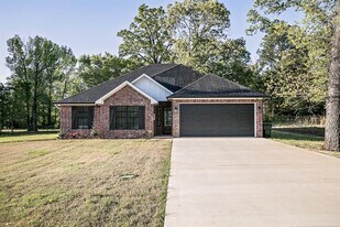 18310 Timber Oaks Dr in Lindale, TX - Building Photo