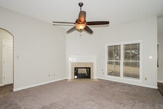 11059 Bonnie Creek Cove in Arlington, TN - Foto de edificio - Building Photo