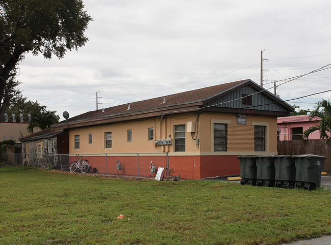 Gayle Hallandale in Hallandale Beach, FL - Foto de edificio - Building Photo