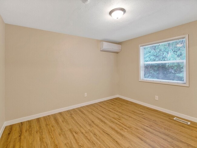 4337 NE 79th Ave in Portland, OR - Building Photo - Building Photo