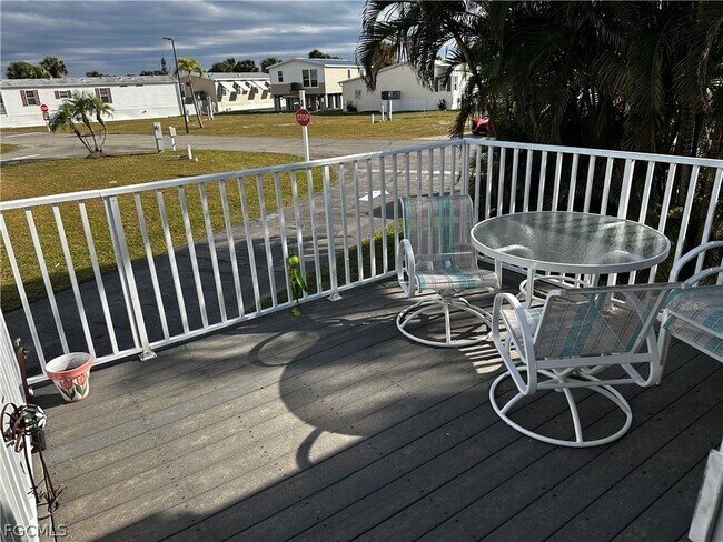 158 Nanaimo Trail in Fort Myers Beach, FL - Building Photo - Building Photo