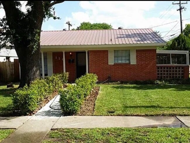 1101 Ellen Dr in Deer Park, TX - Building Photo - Building Photo