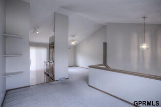 13520 Westport Cir in Bellevue, NE - Foto de edificio - Building Photo