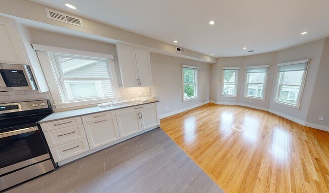 72 Spring St, Unit 1A in Cambridge, MA - Building Photo - Building Photo