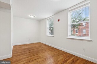 1538 Christian St in Philadelphia, PA - Building Photo - Building Photo